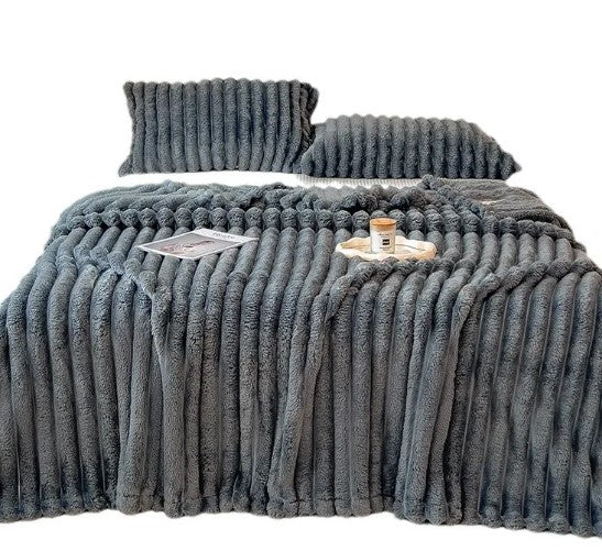 Luxury Velvet Blanket – Ultra Soft Lightweight All-Season Throw Blanket