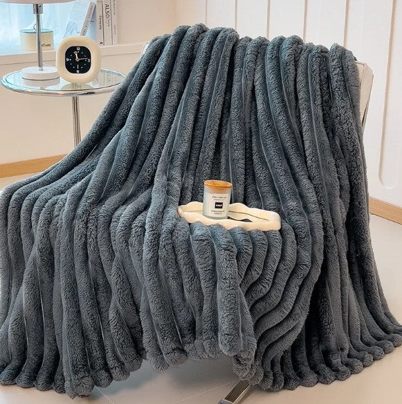 Luxury Velvet Blanket – Ultra Soft Lightweight All-Season Throw Blanket