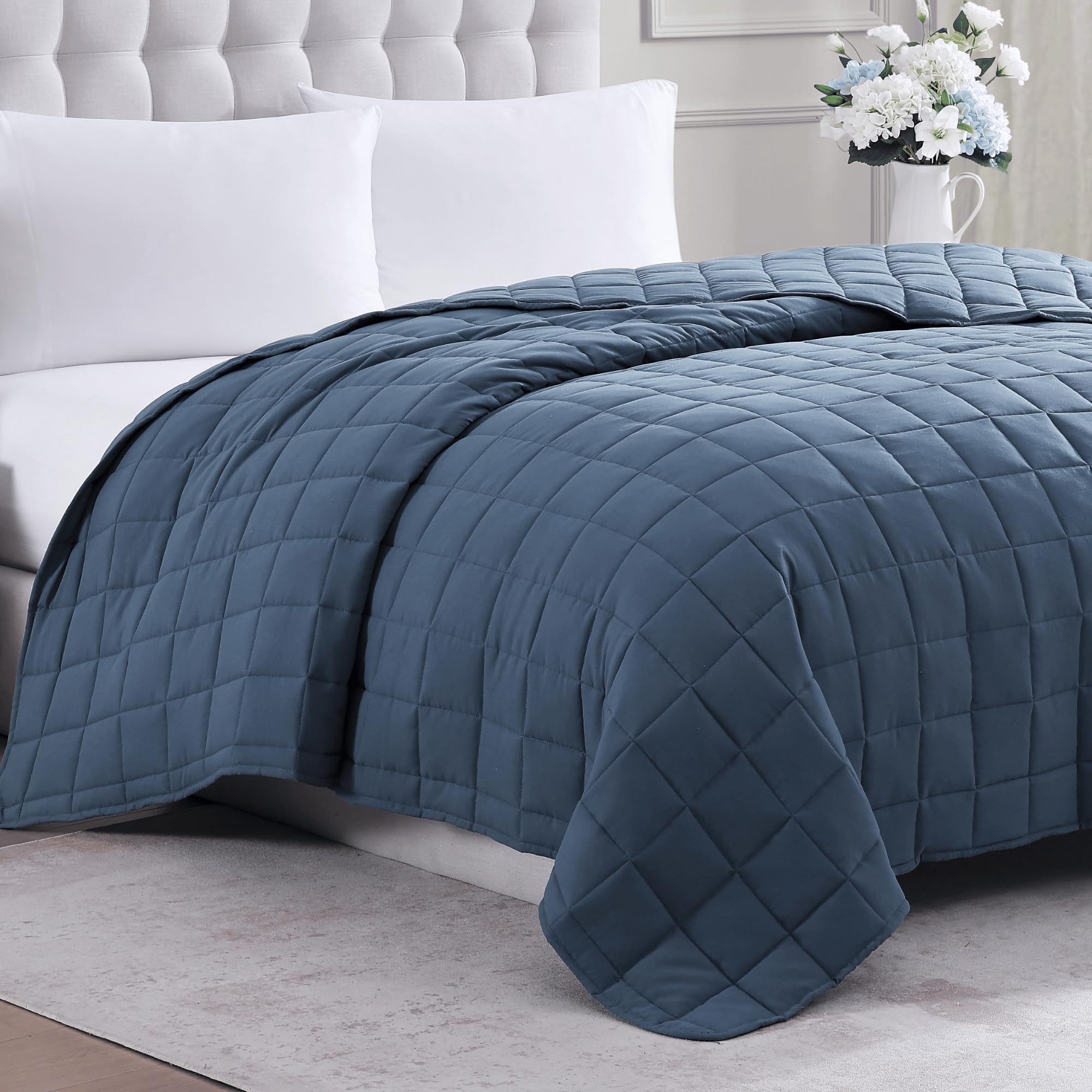 Casa Platino Quilted Queen Blanket – Lightweight All-Season Microfiber Down Alternative (Estate Blue)